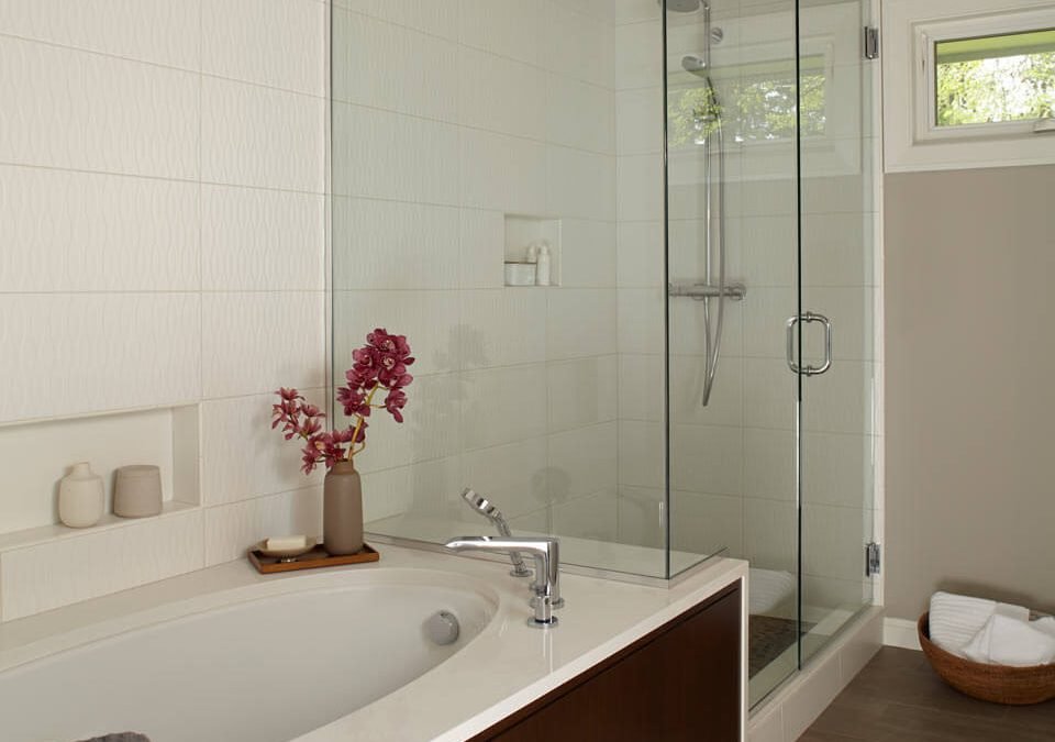 22 Simple Tips To Make  A Small Bathroom Look Bigger